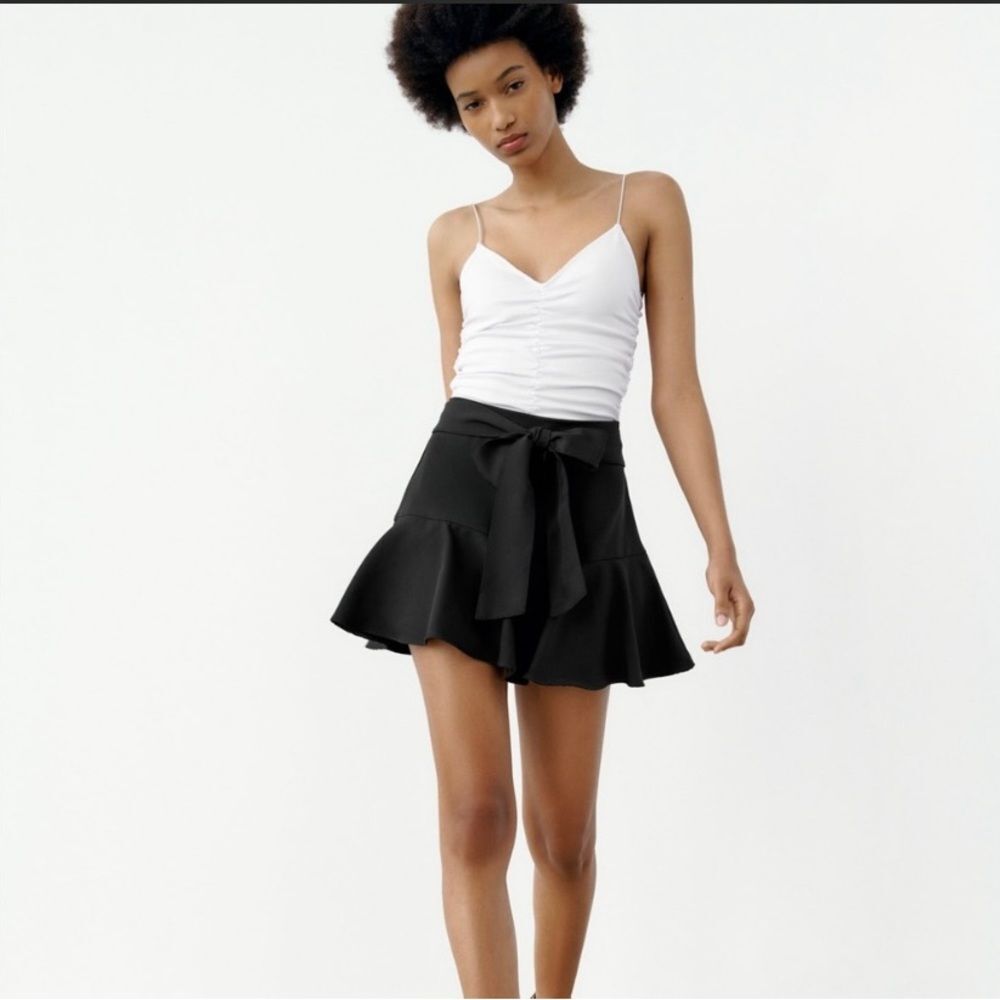 Zara Belted Ruffle Bow 🎀 Skirt Skort. SIZE L